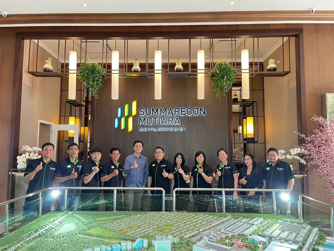 Tim agen Plaza Property bersama Summarecon Mutiara Makassar